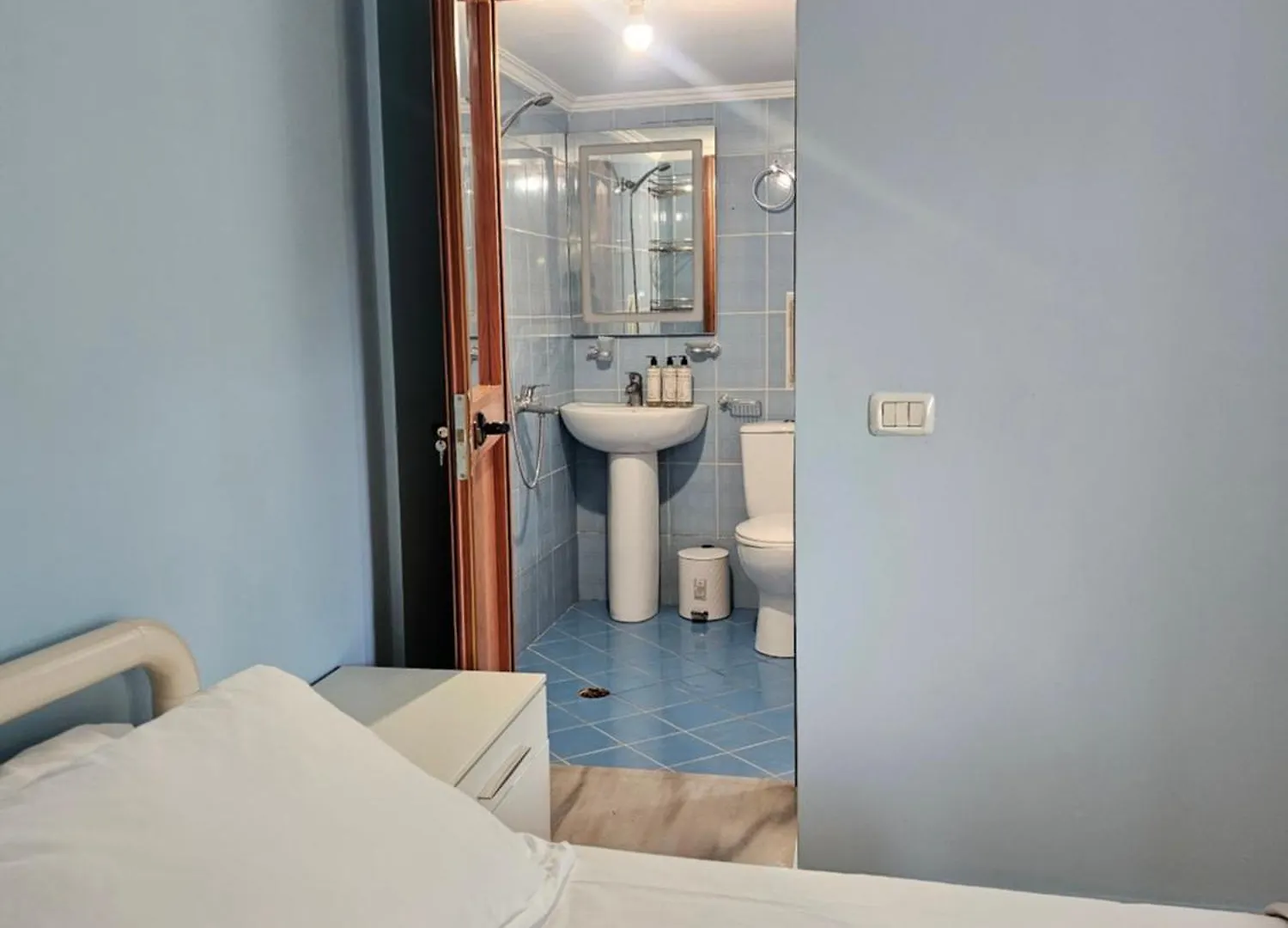 Veronika Apartments Qeparo