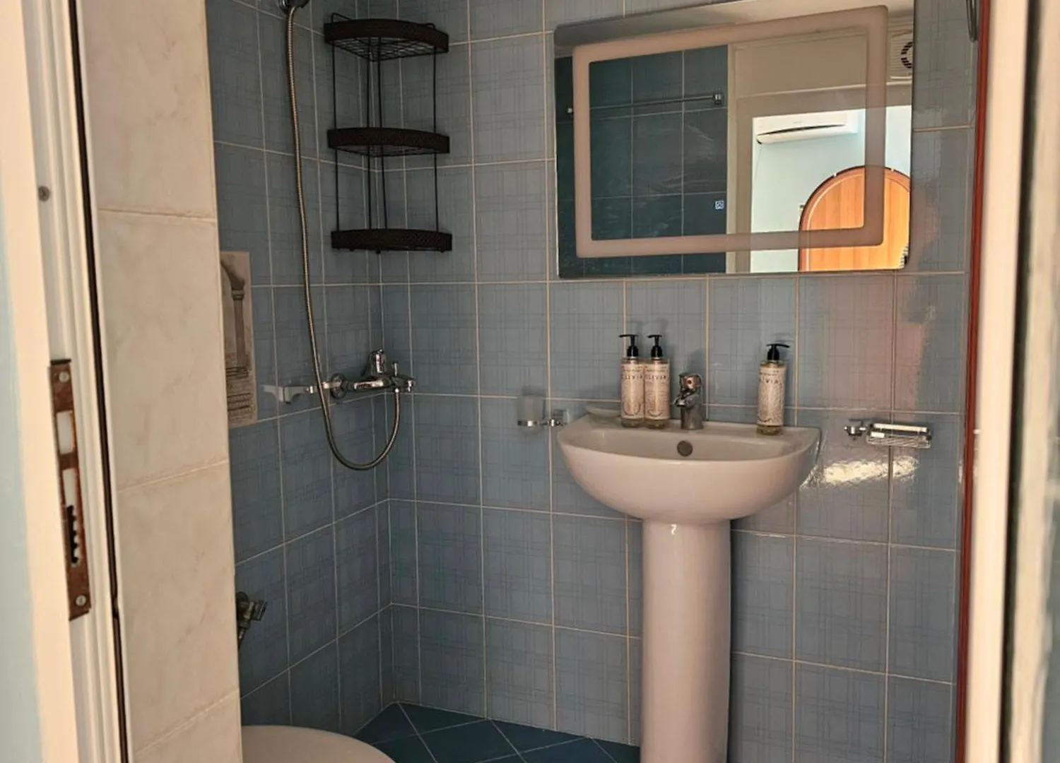 Veronika Apartments Qeparo